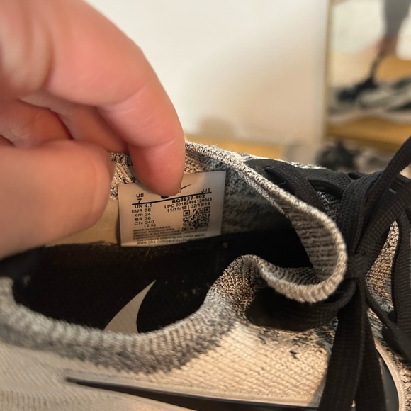 Women’s Nike Epic React flynit 2, size 7 - Picture 4 of 4